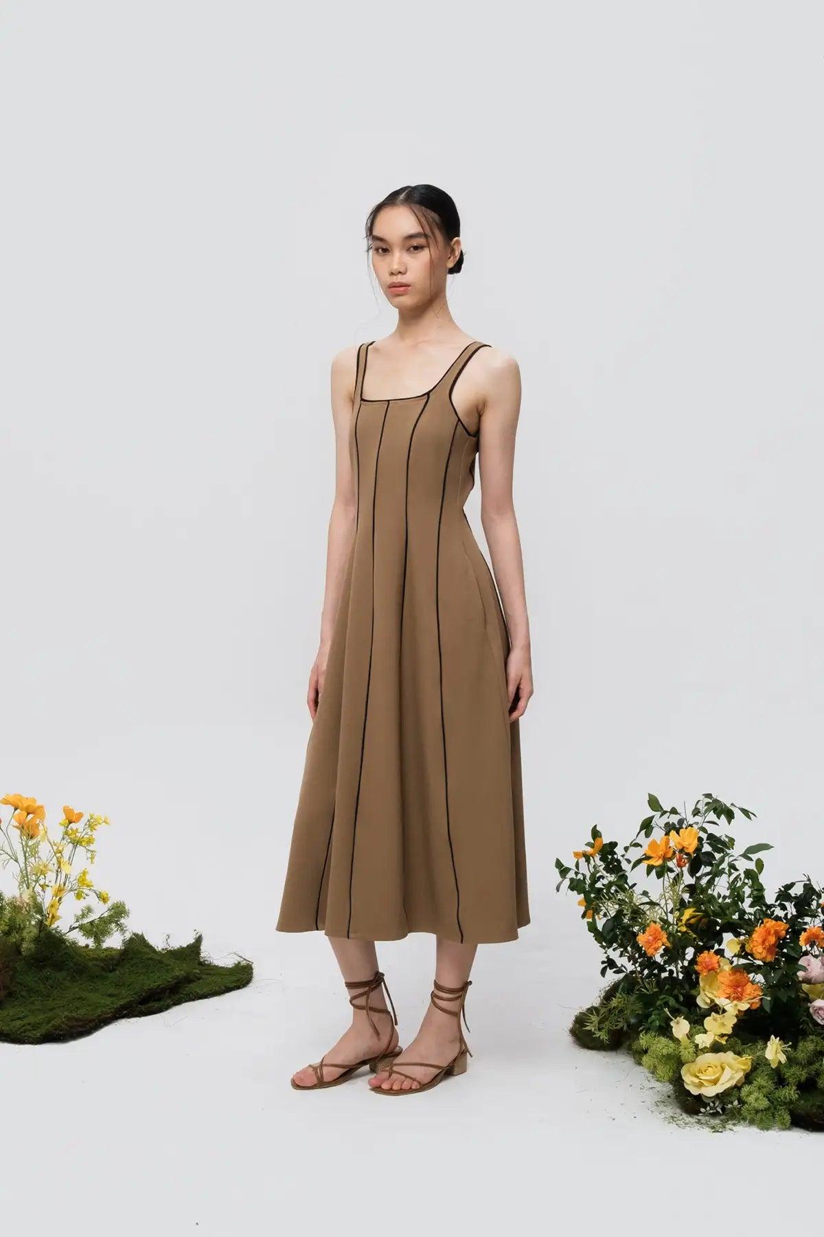 Thalia Dress Camel/Black - EESOME