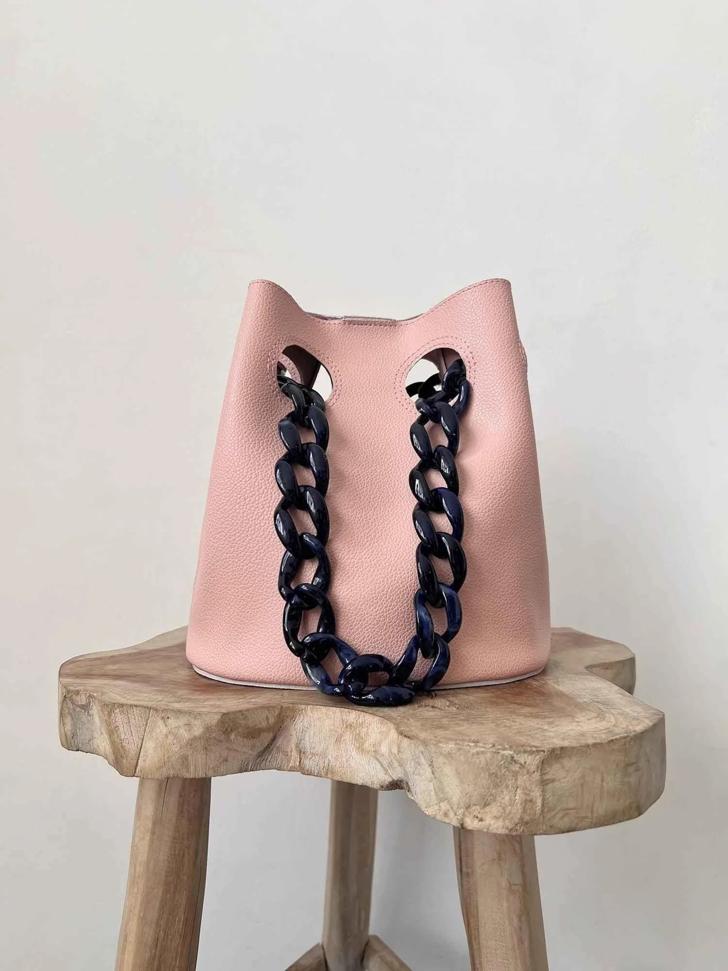 Chaine Bucket Bag Pink