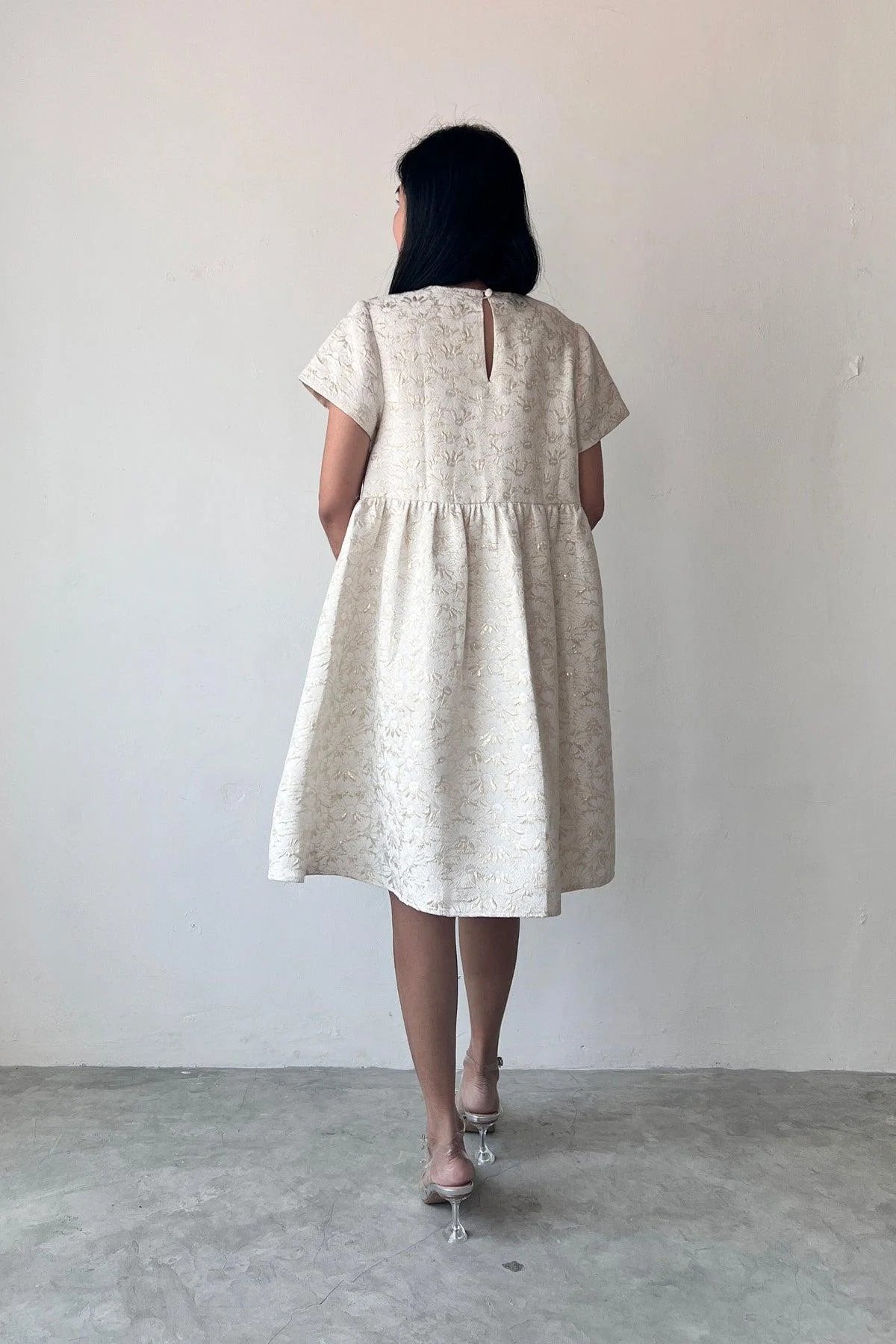 Fira Sleeveless Dress Gold