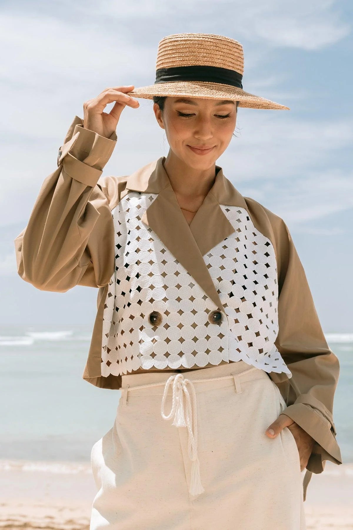 Petra Outer Khaki-White