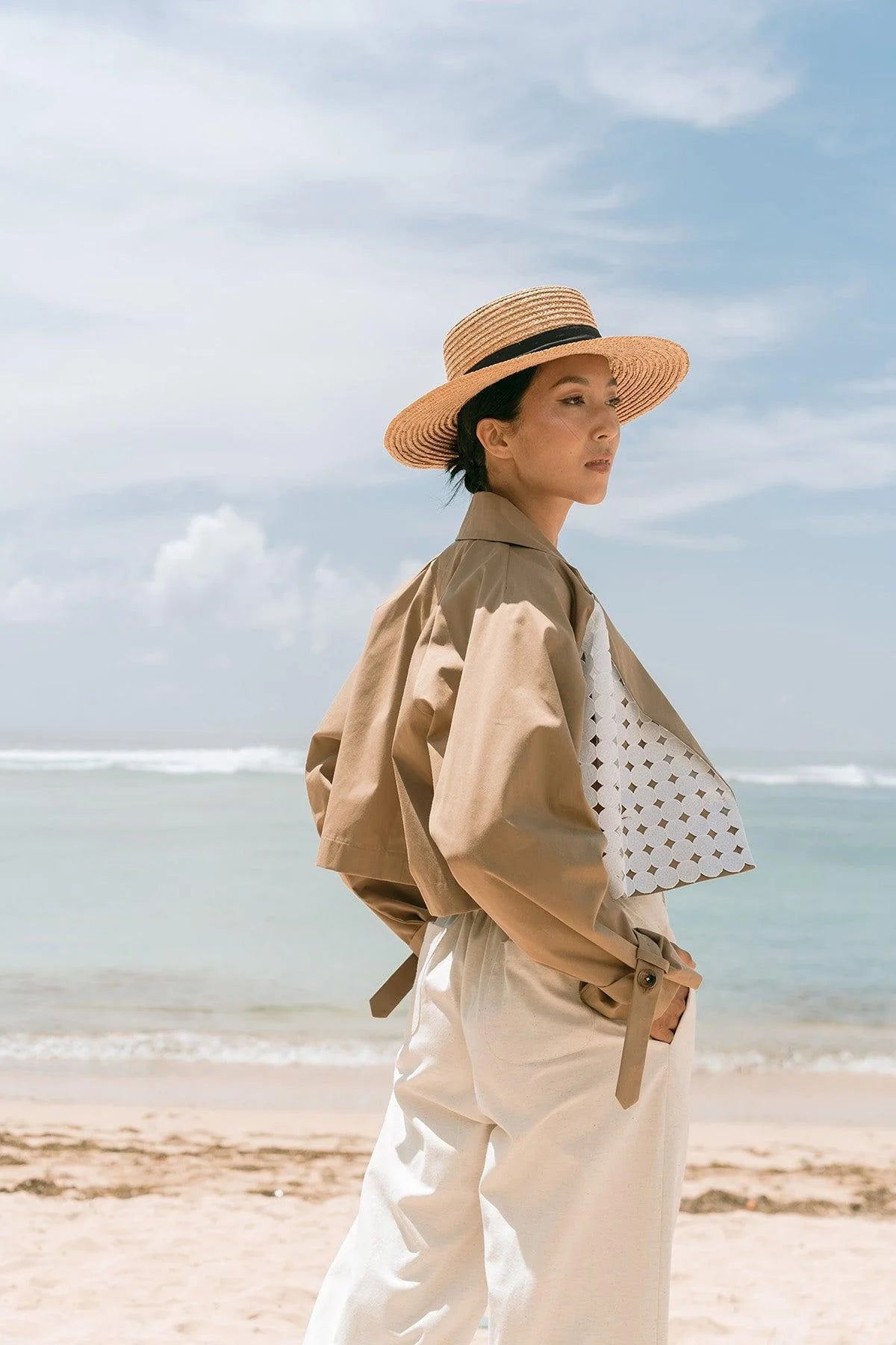 Petra Outer Khaki-White