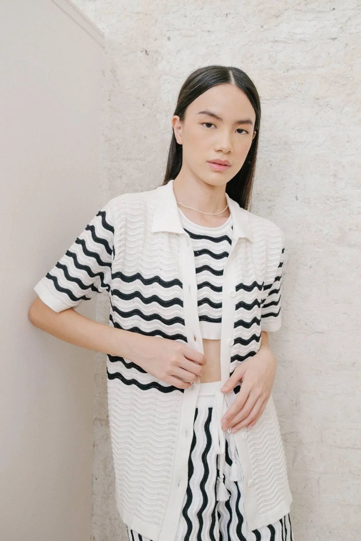 Vague Knit Shirt Black-White