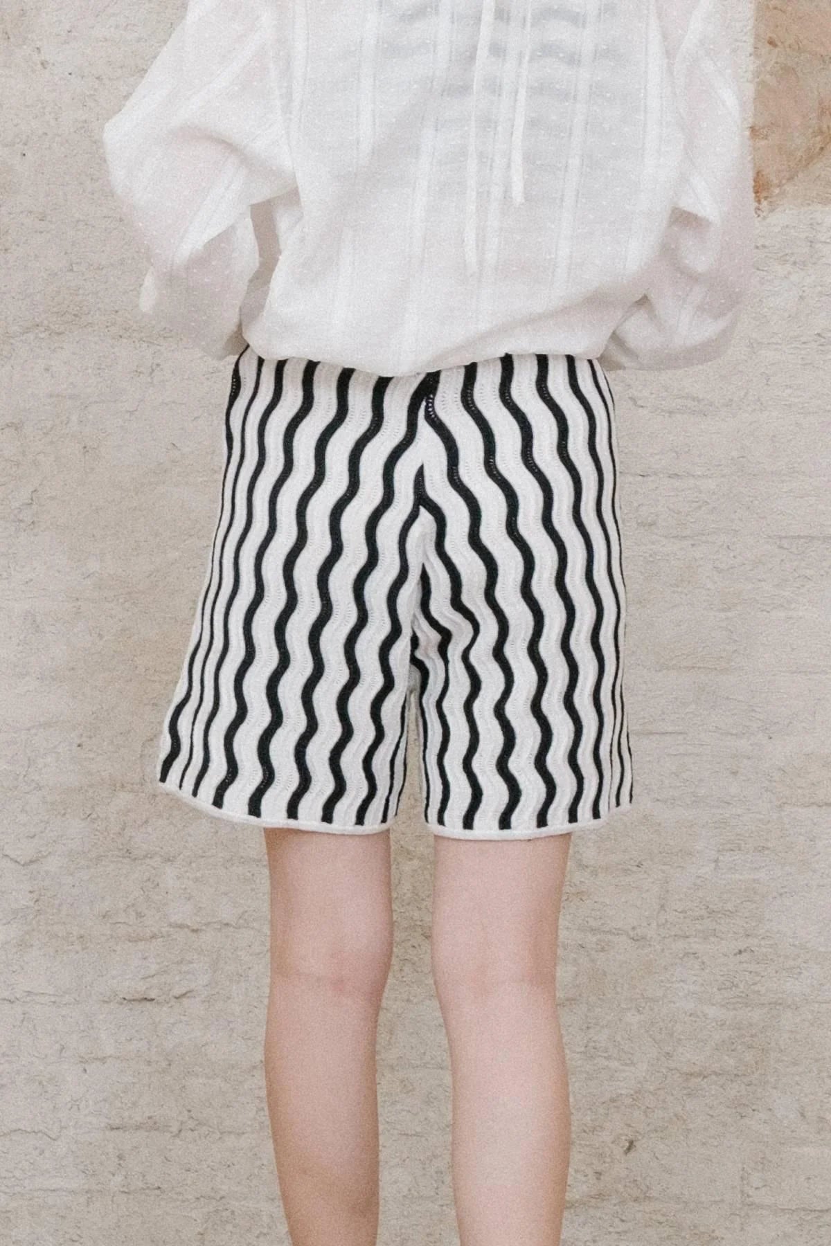 Vague Knit Shorts Black-White
