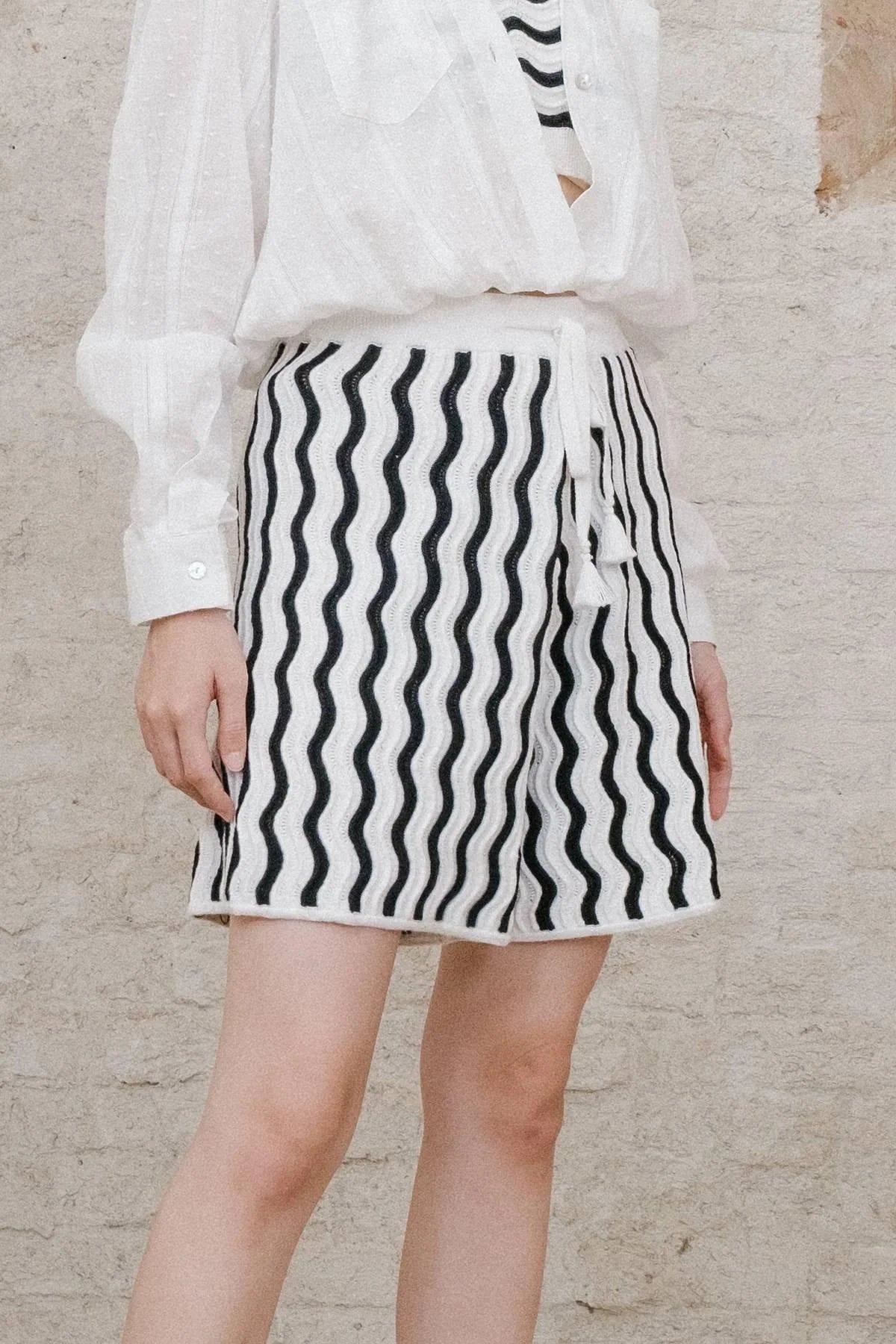 Vague Knit Shorts Black-White