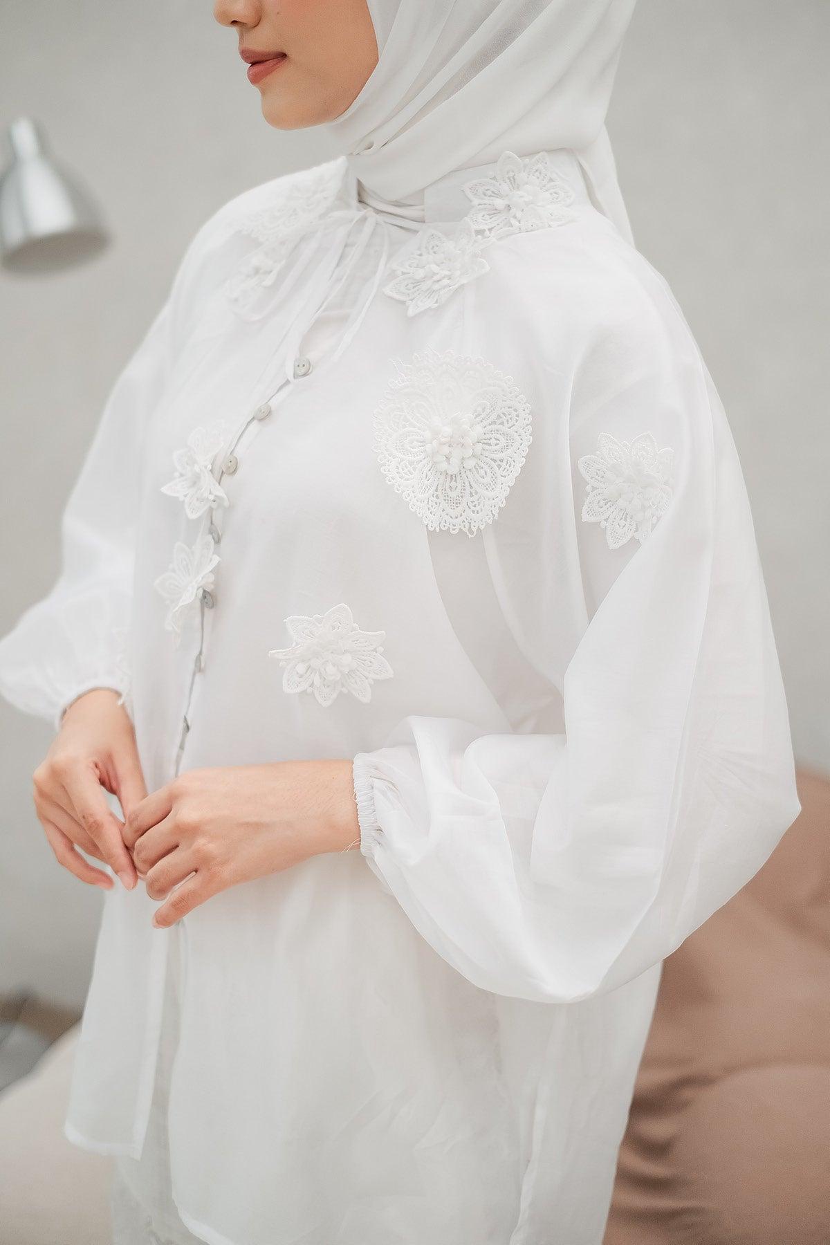 Amara Blouse Off White - EESOME