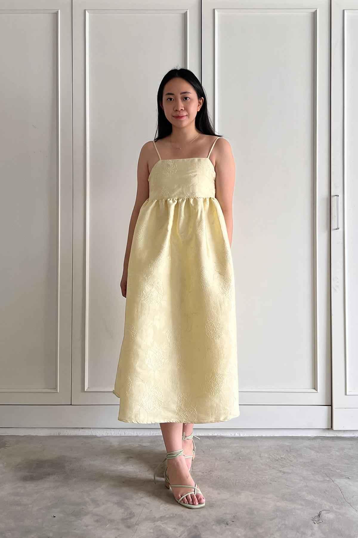 Daphne Dress Champagne Gold - EESOME