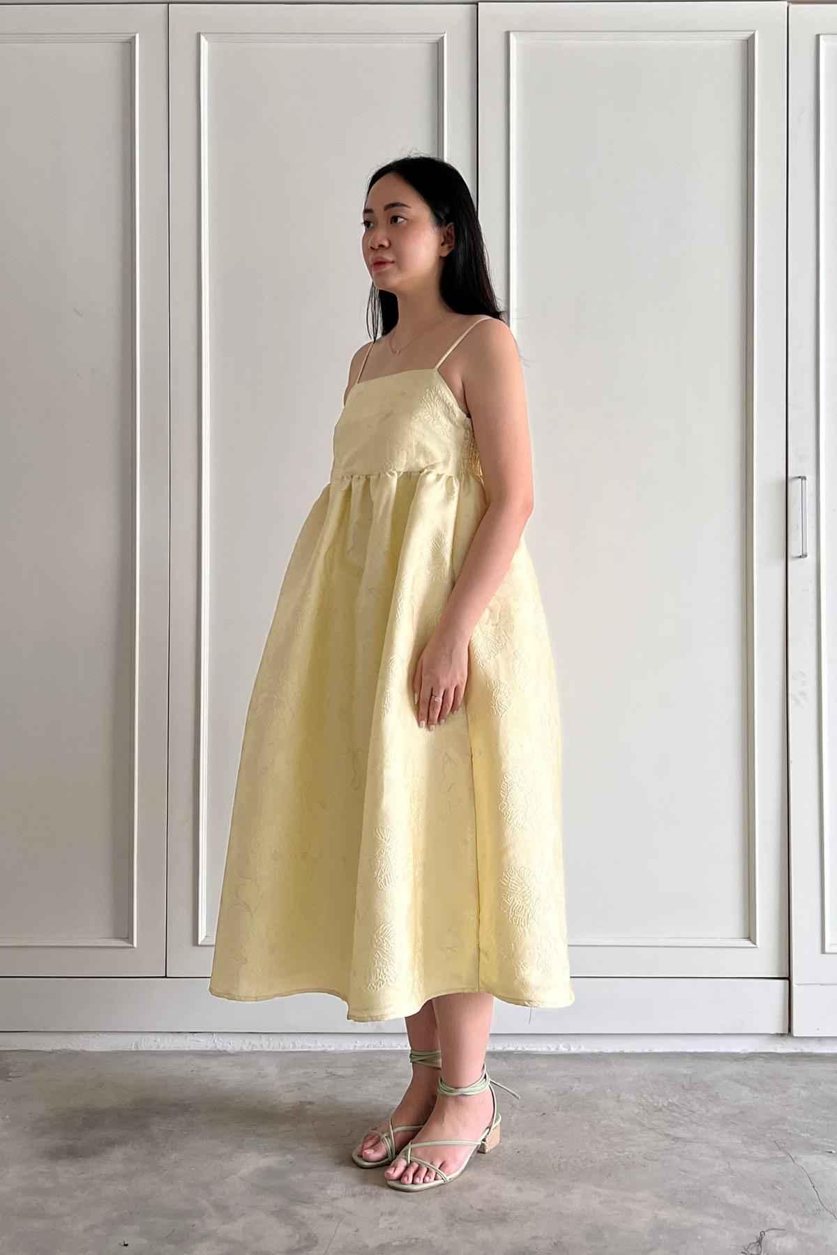 Daphne Dress Champagne Gold - EESOME