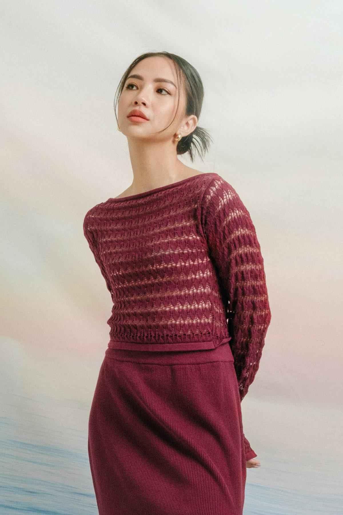 Mesha Open Knitted Top Maroon - EESOME
