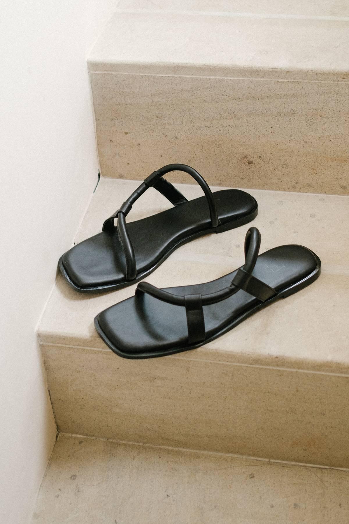 Provence Sandals Black - EESOME