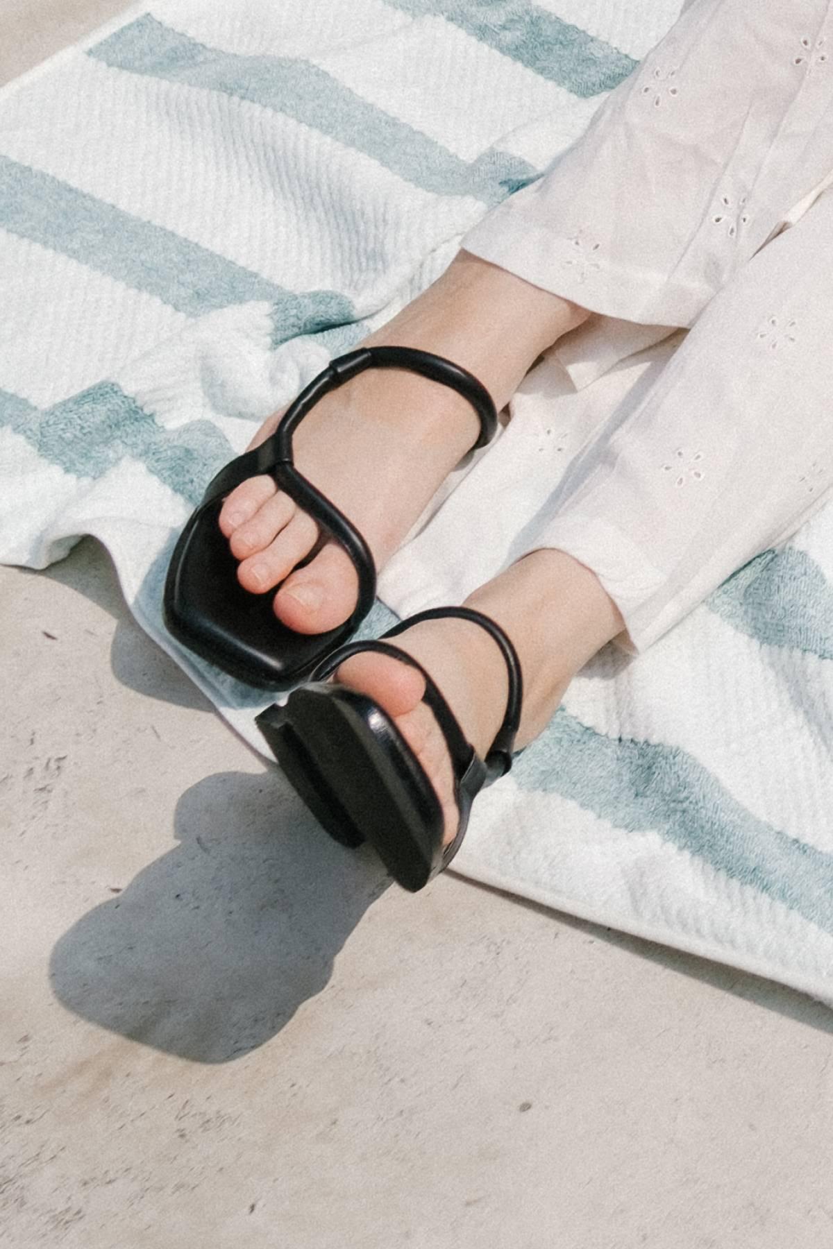 Provence Sandals Black - EESOME