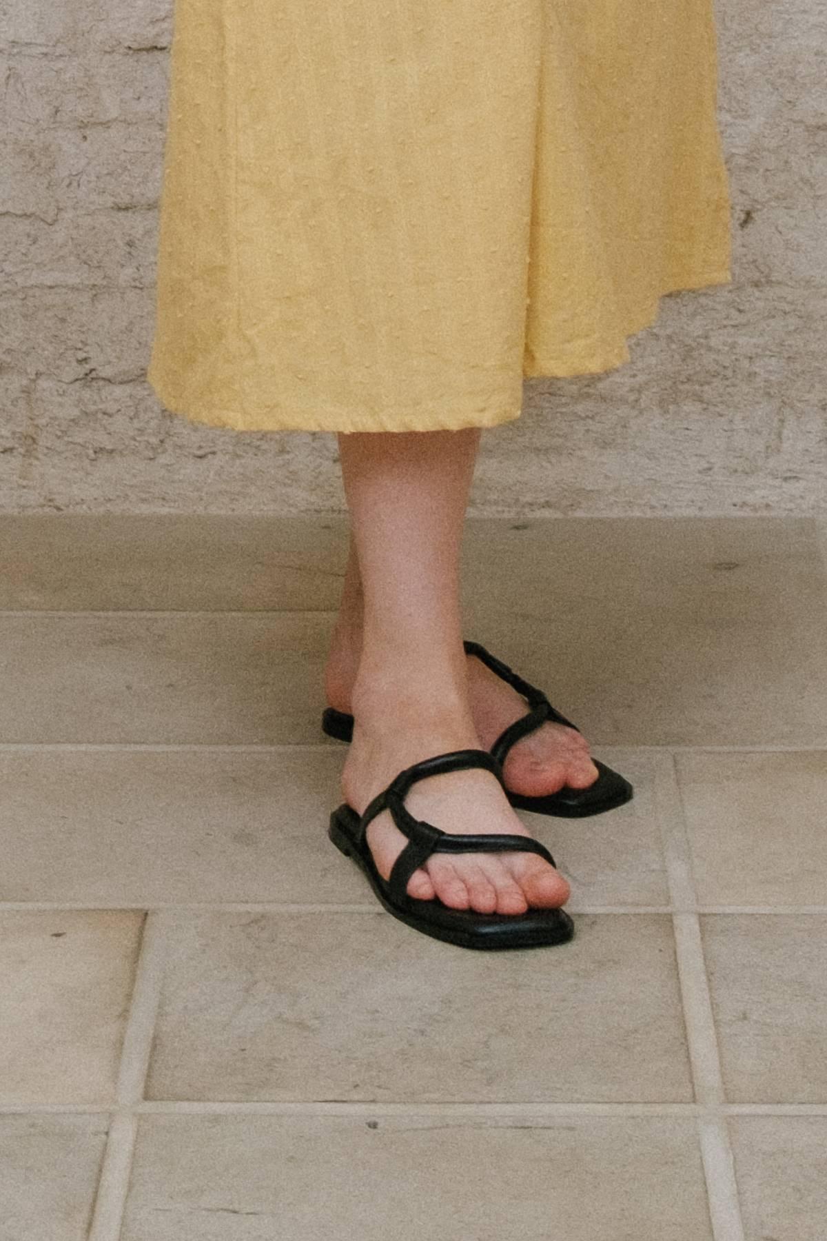 Provence Sandals Black - EESOME