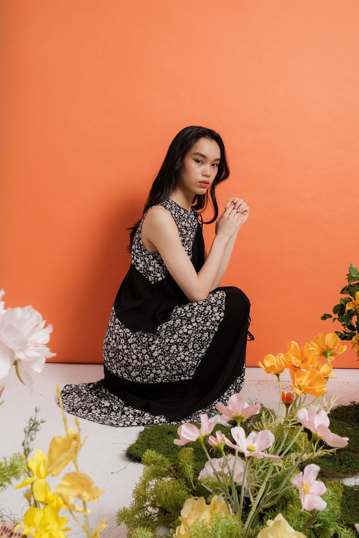 Twister Dress Black/Black Floral - EESOME