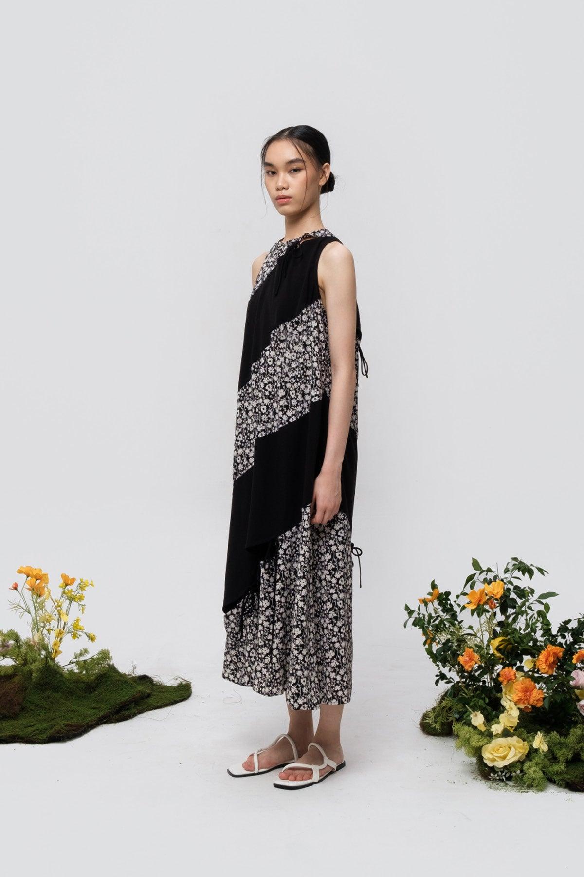 Twister Dress Black/Black Floral - EESOME