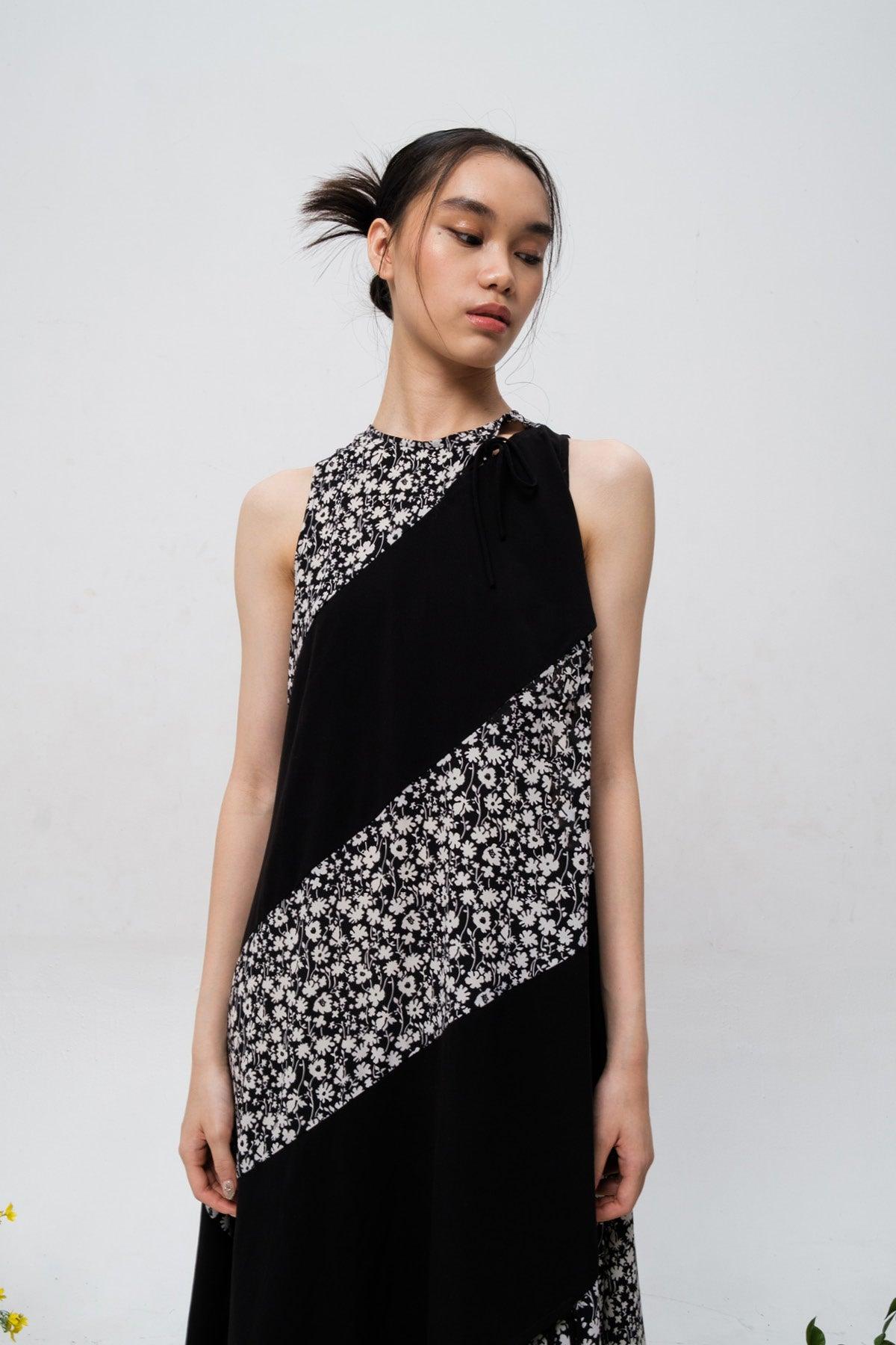 Twister Dress Black/Black Floral - EESOME