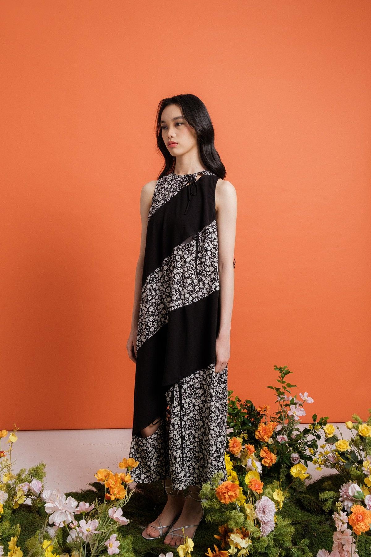 Twister Dress Black/Black Floral - EESOME