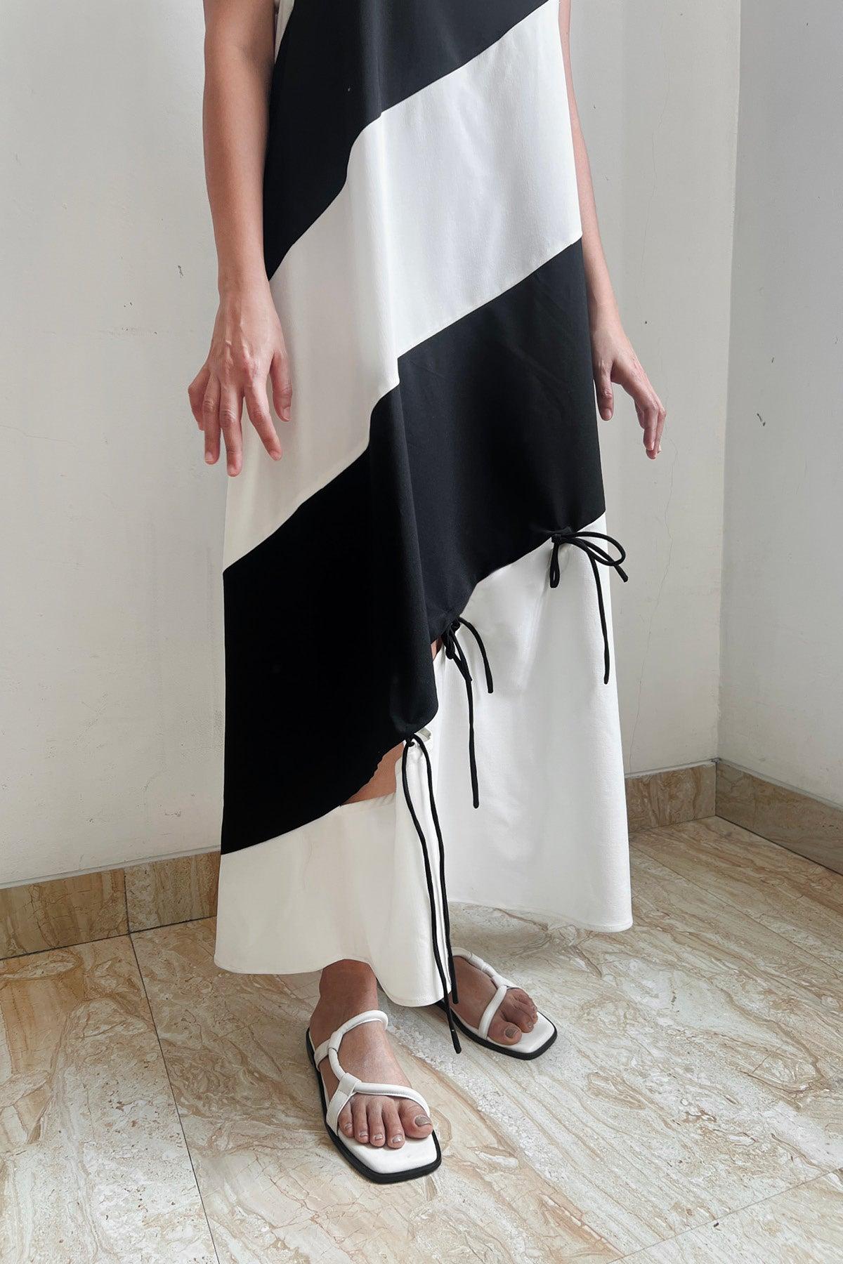 Twister Dress Black/White Stripes - EESOME