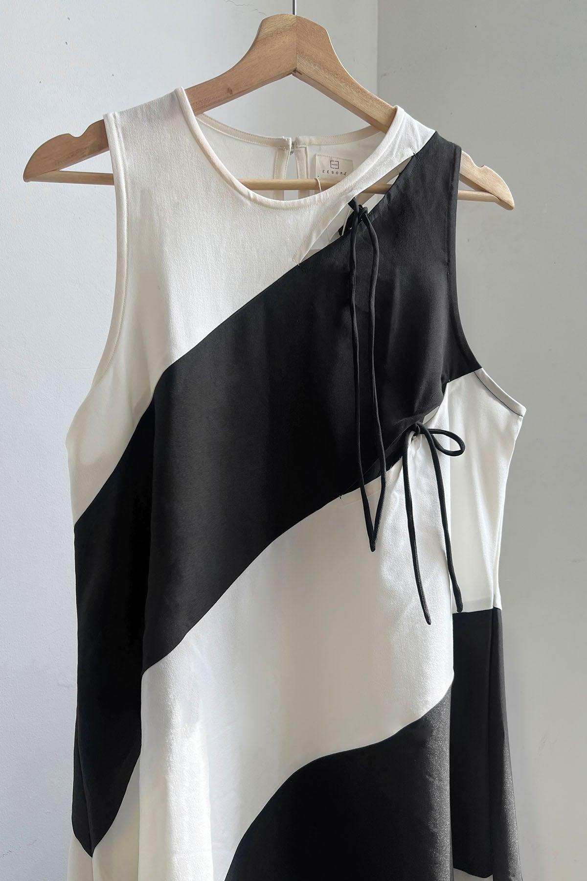 Twister Dress Black/White Stripes - EESOME